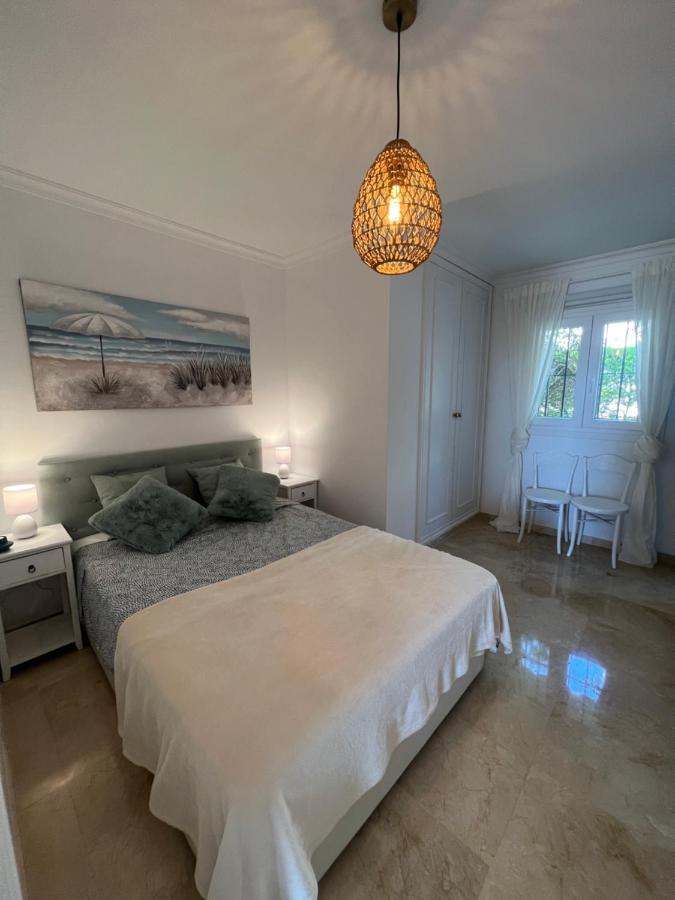 Playa Cristo Amazing Beach Terrace Appartment Estepona Eksteriør bilde