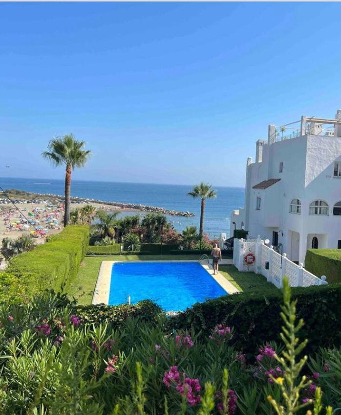 Playa Cristo Amazing Beach Terrace Appartment Estepona Eksteriør bilde
