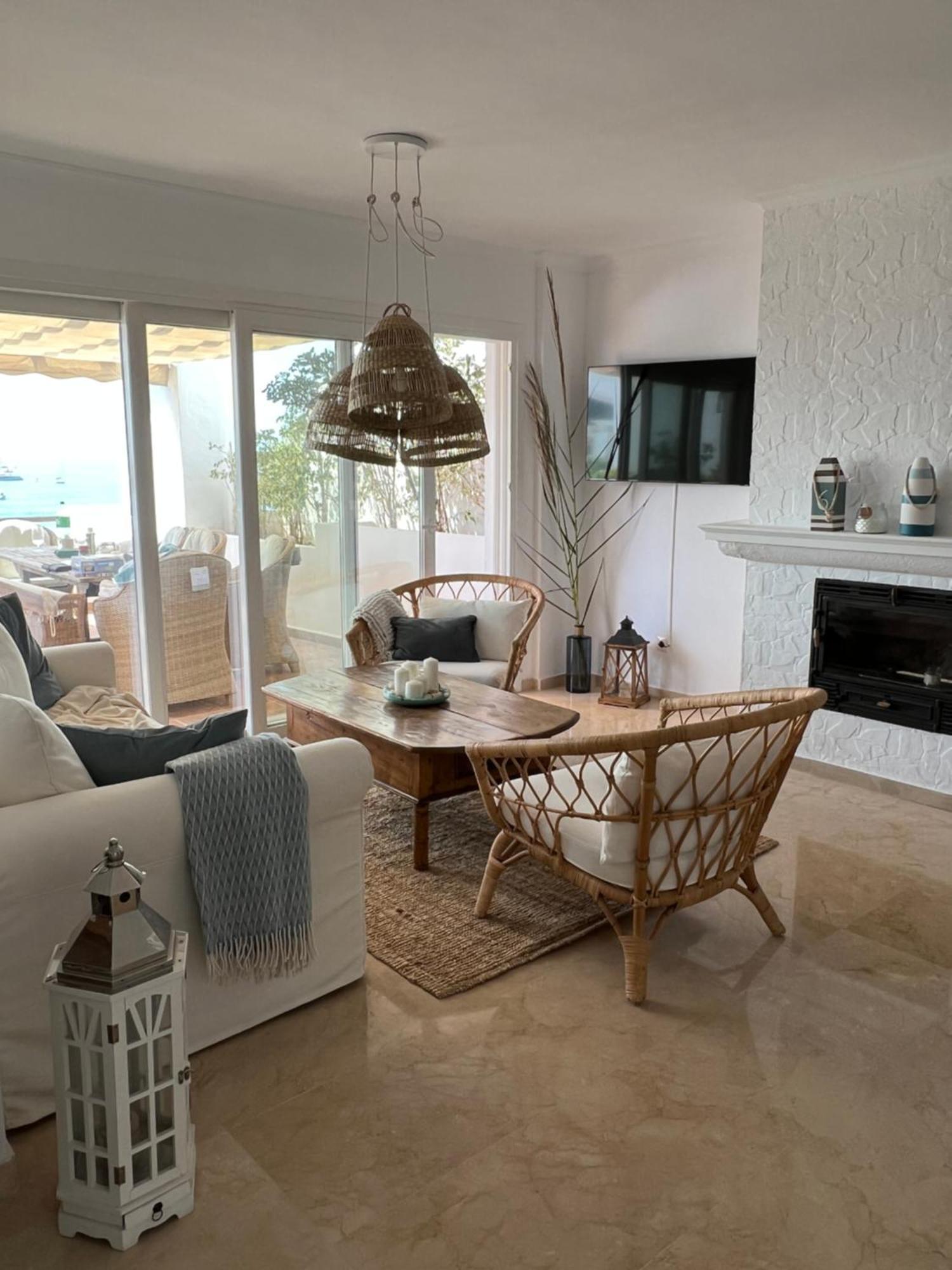 Playa Cristo Amazing Beach Terrace Appartment Estepona Eksteriør bilde